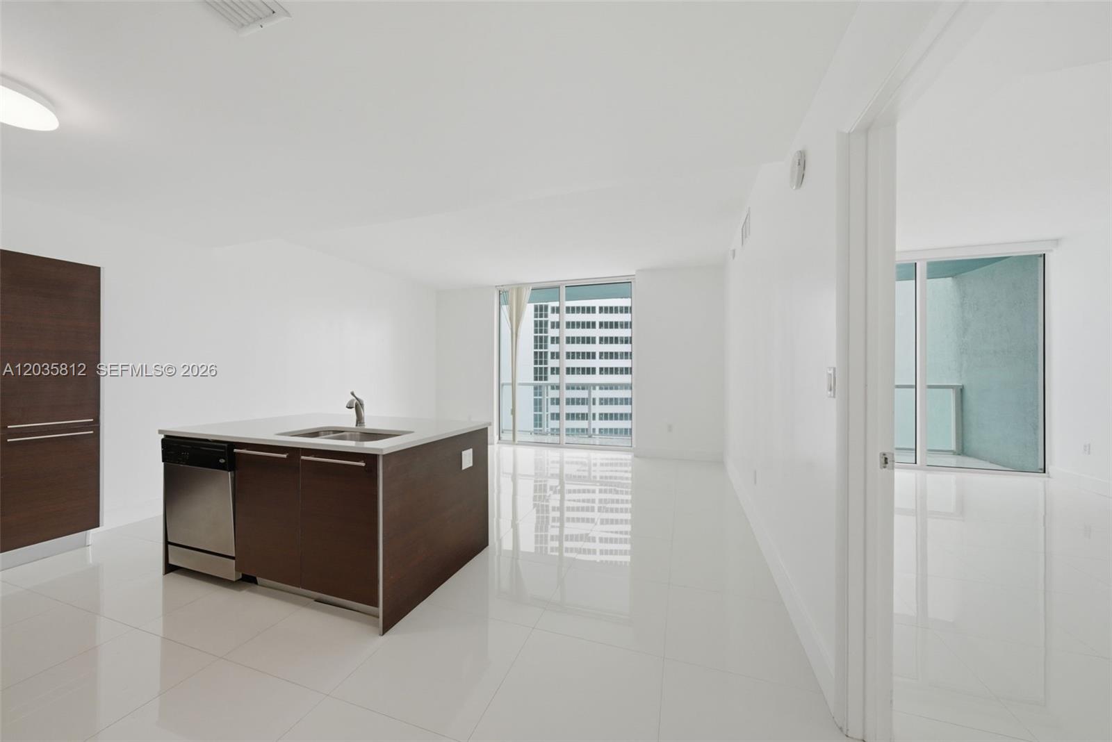 1900 N Bayshore Dr # 2207