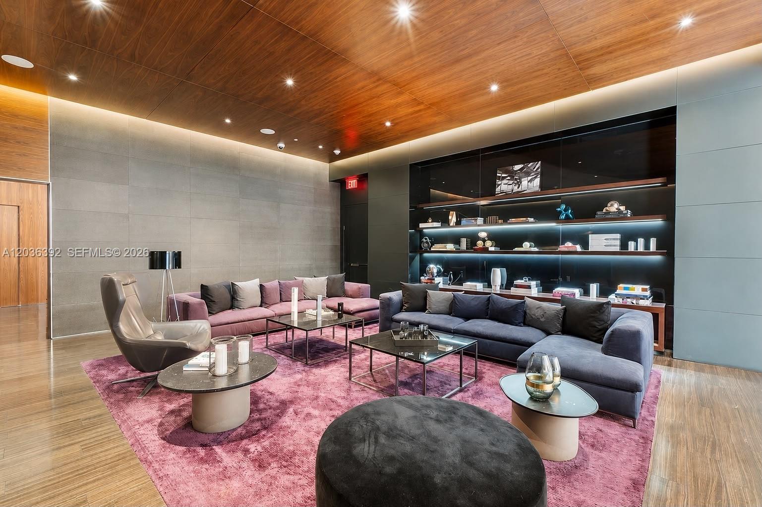 68 SE 6th St # 3301