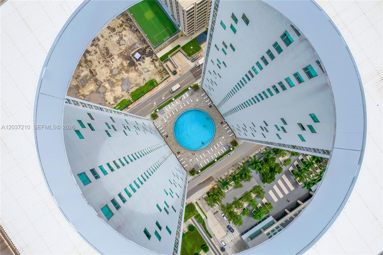 500 Brickell Ave # 2700