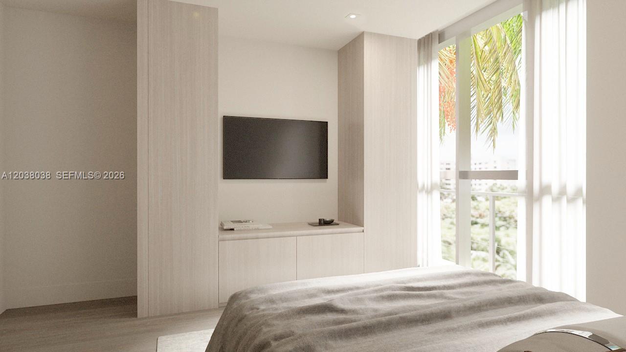 250 Collins Ave # 305