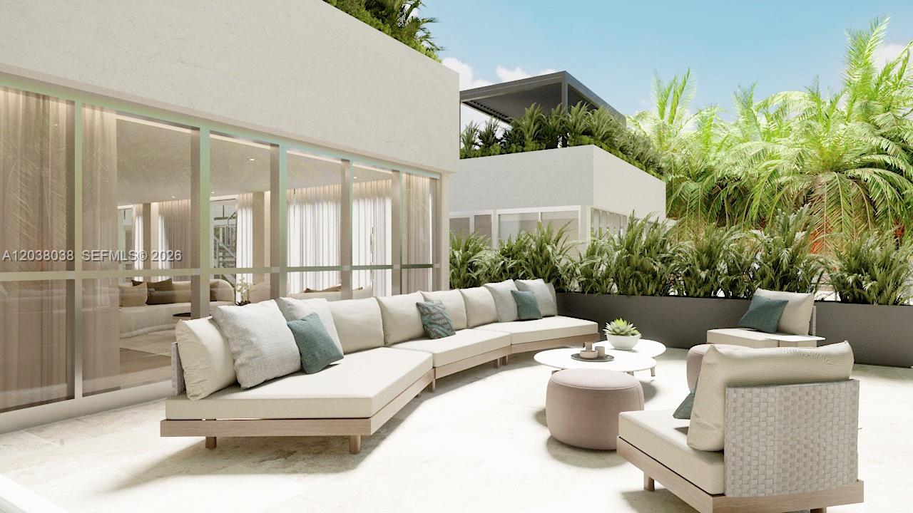 250 Collins Ave # 305