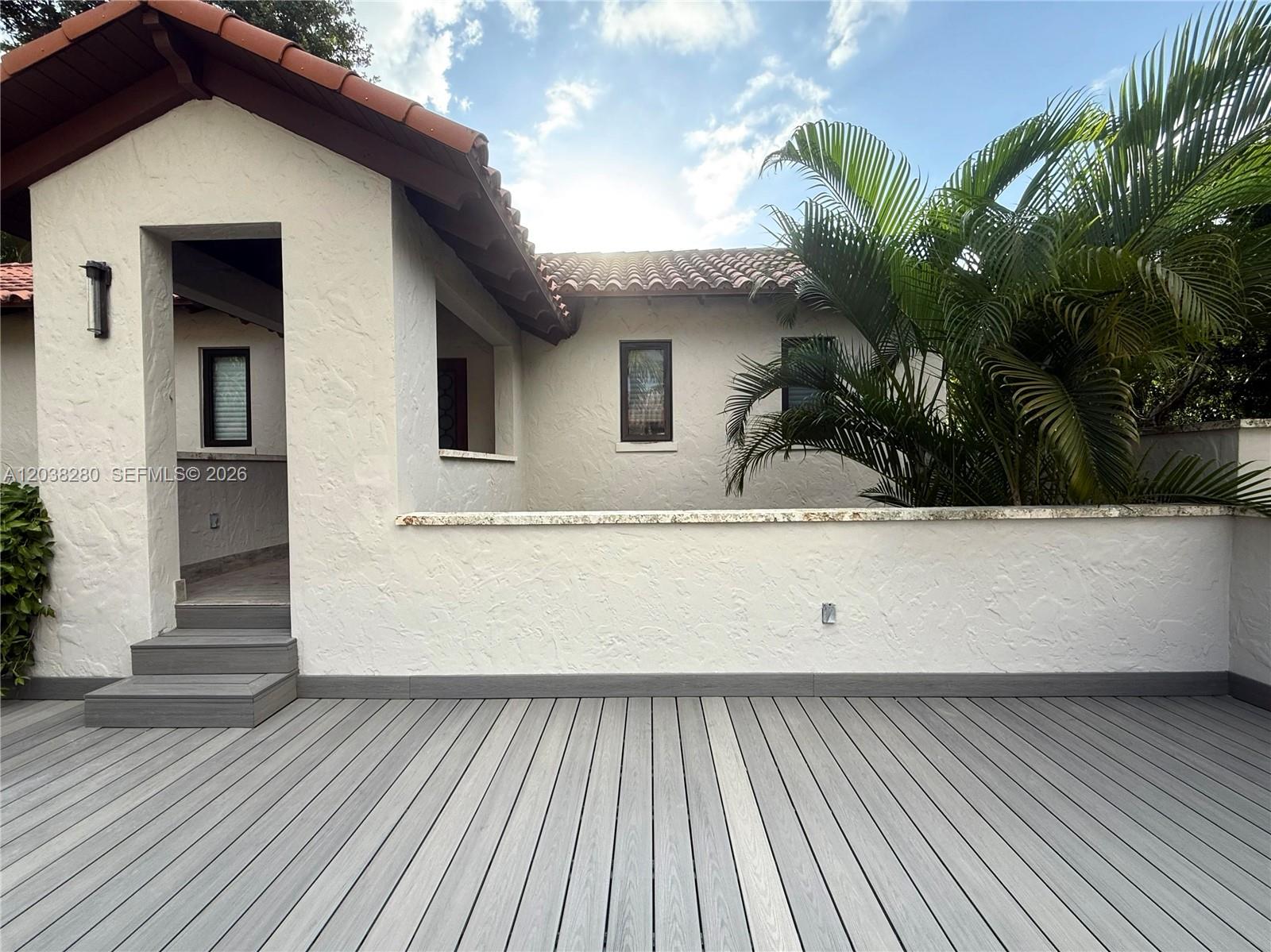 455 Amalfi Ave