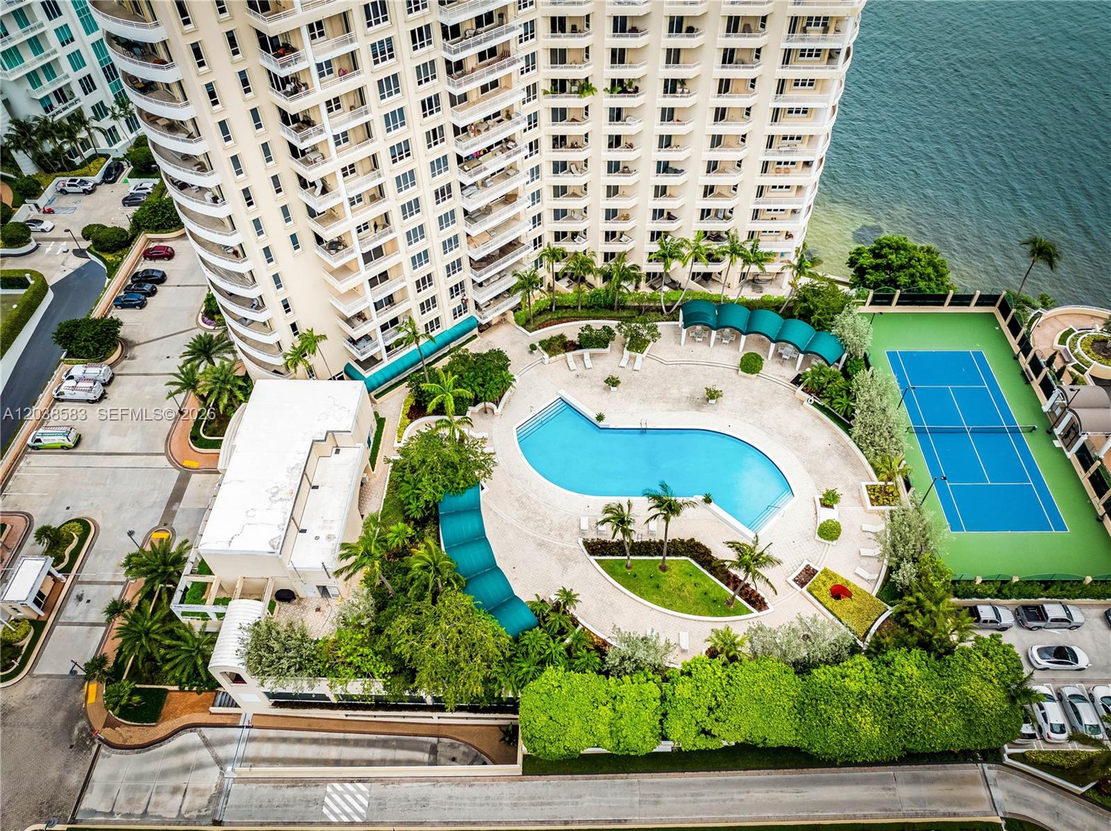 888 Brickell Key Dr # 1010