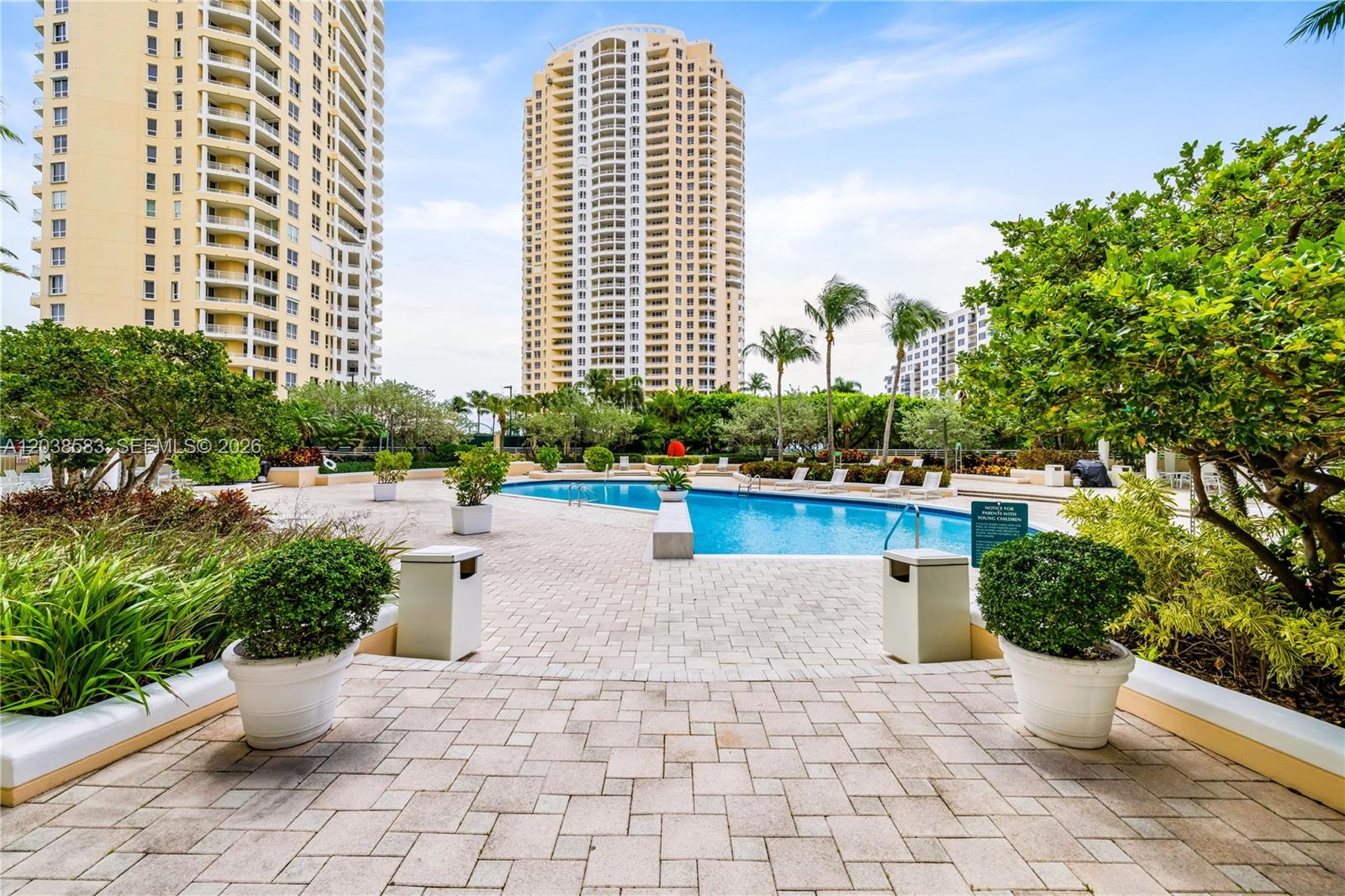 888 Brickell Key Dr # 1010