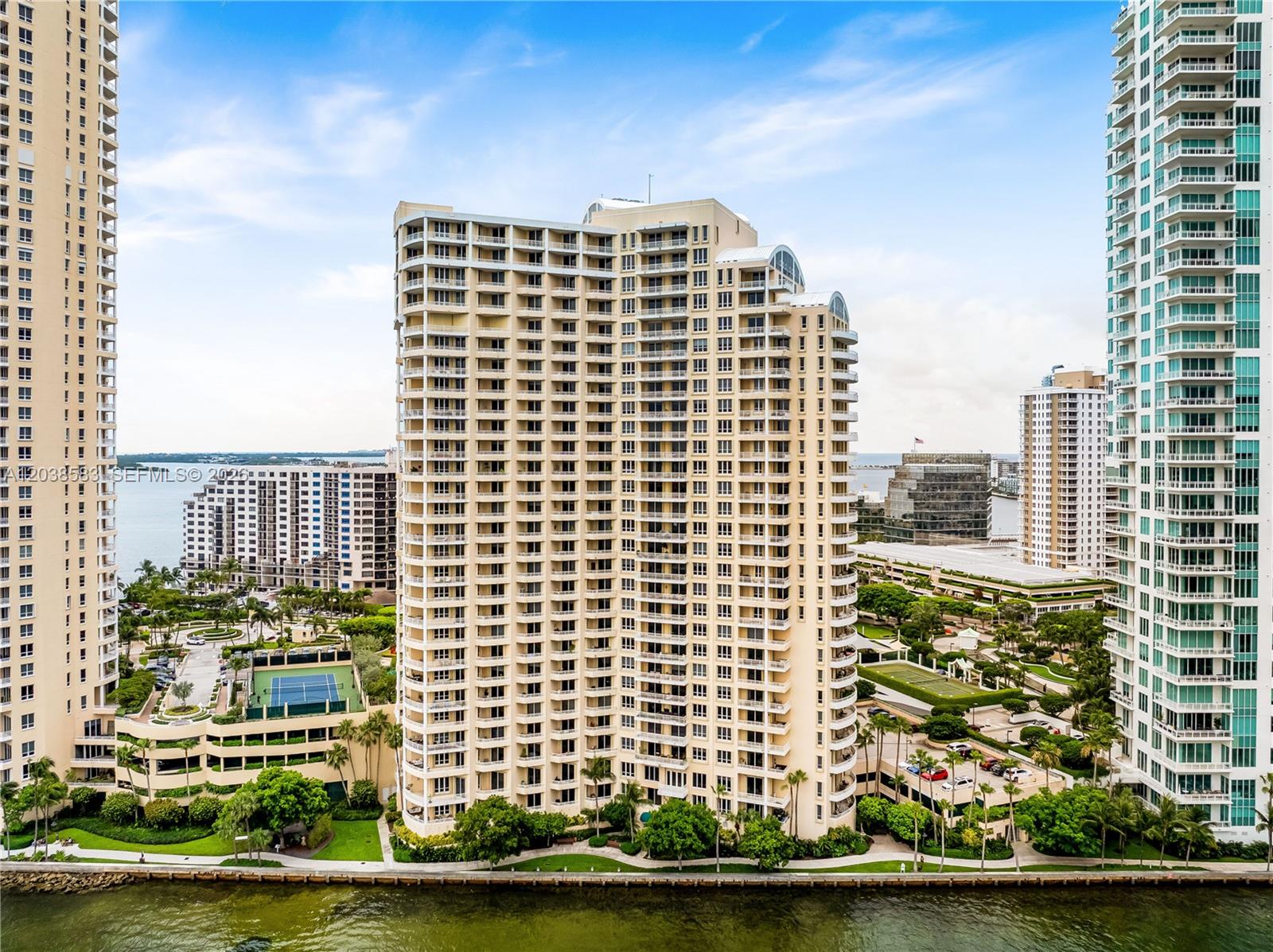 888 Brickell Key Dr # 1010