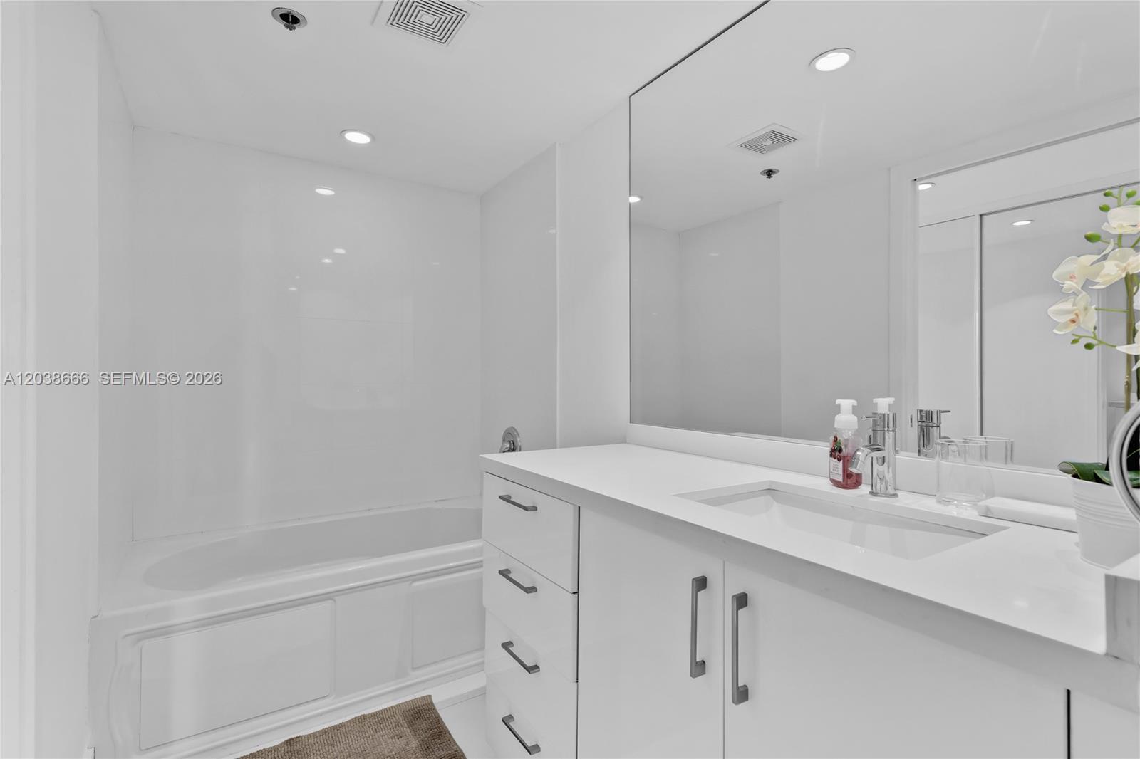 251 Crandon Blvd # 322