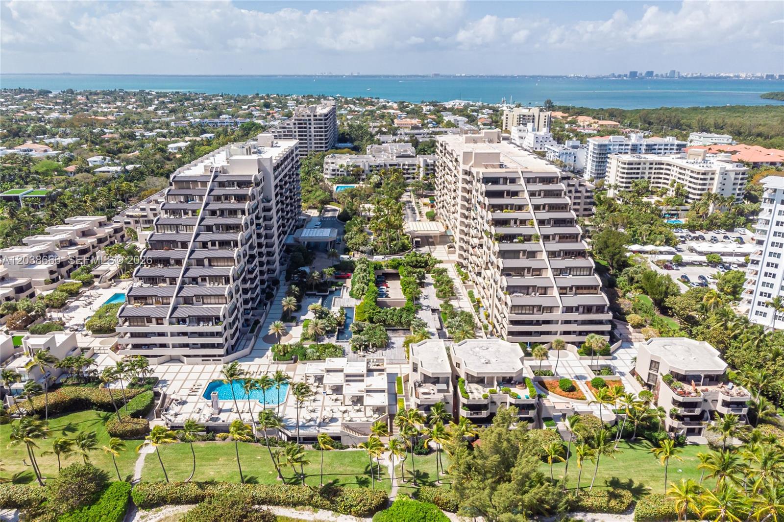 251 Crandon Blvd # 322