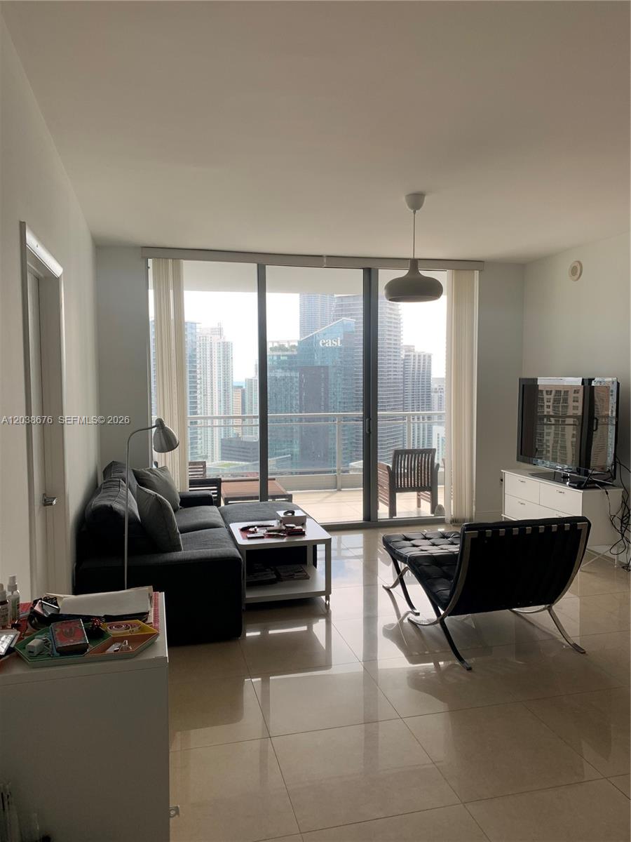 90 SW 3rd St # 4311