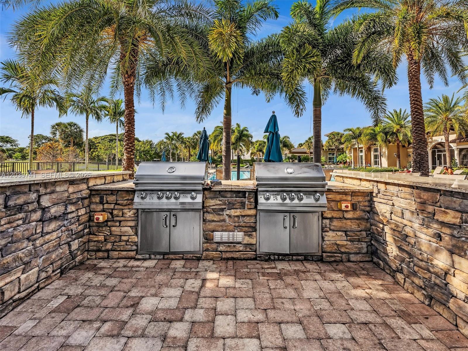 1183 Eucalyptus Dr