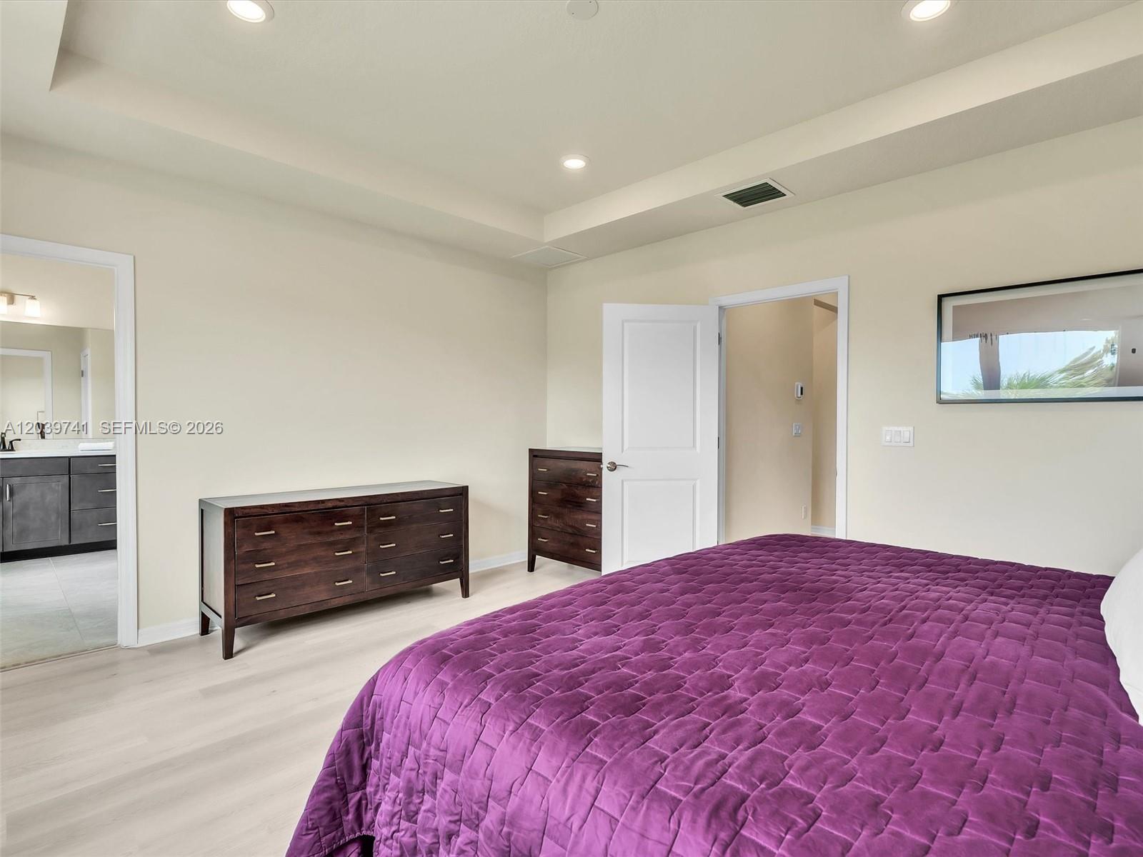 1183 Eucalyptus Dr