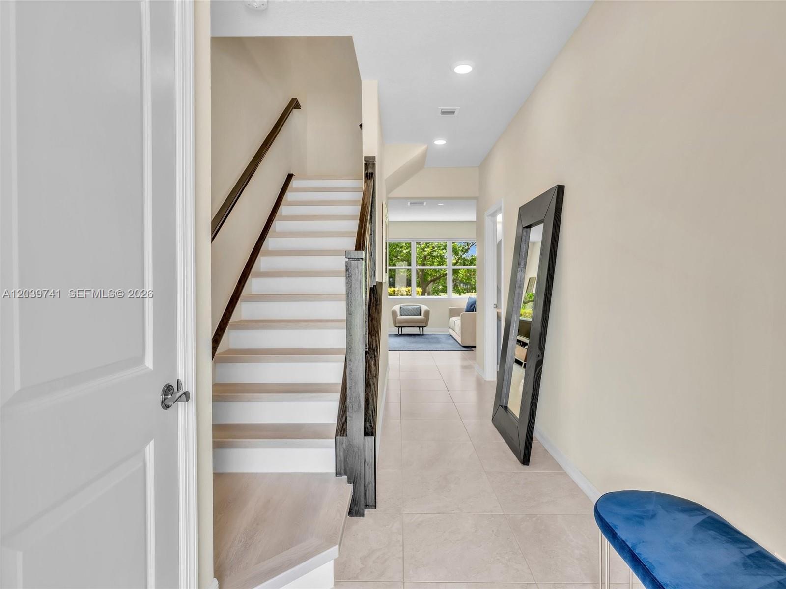 1183 Eucalyptus Dr