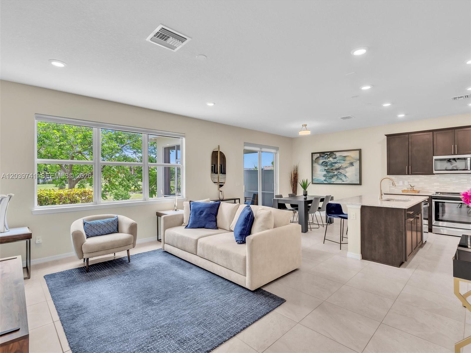 1183 Eucalyptus Dr