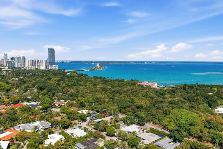 291 E Shore Dr E