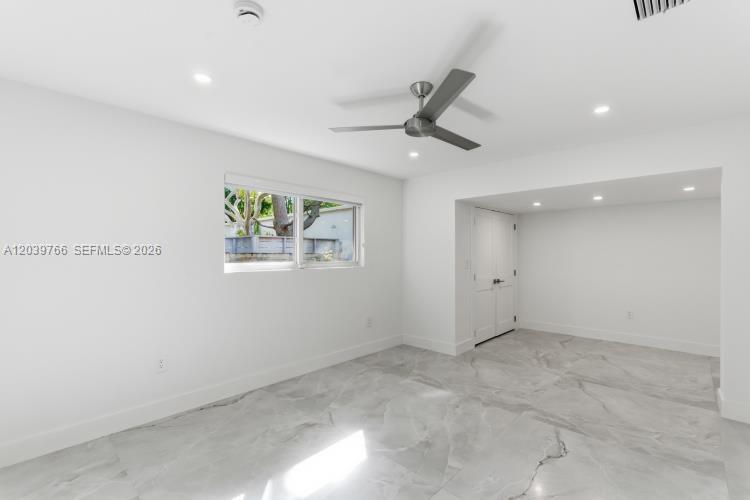 291 E Shore Dr E