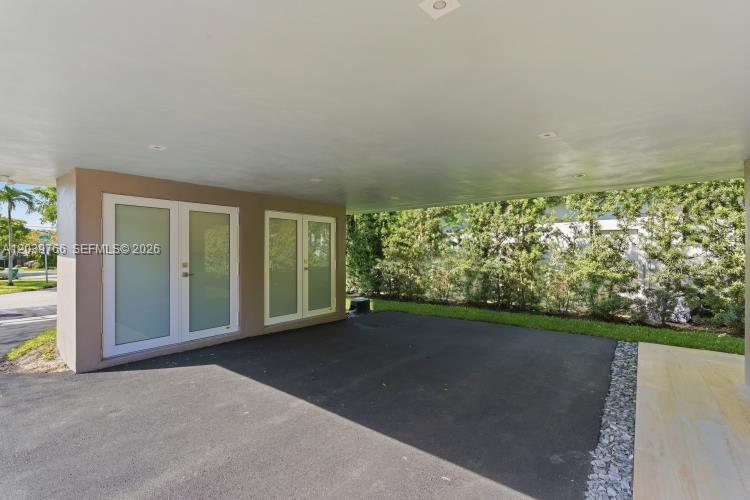 291 E Shore Dr E