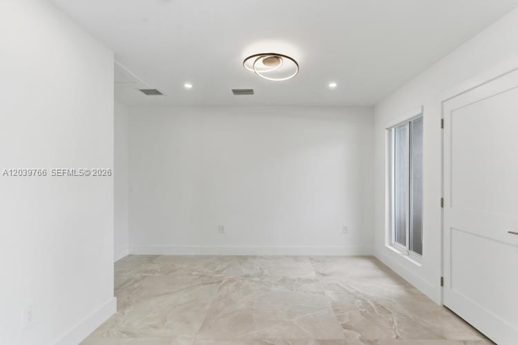291 E Shore Dr E