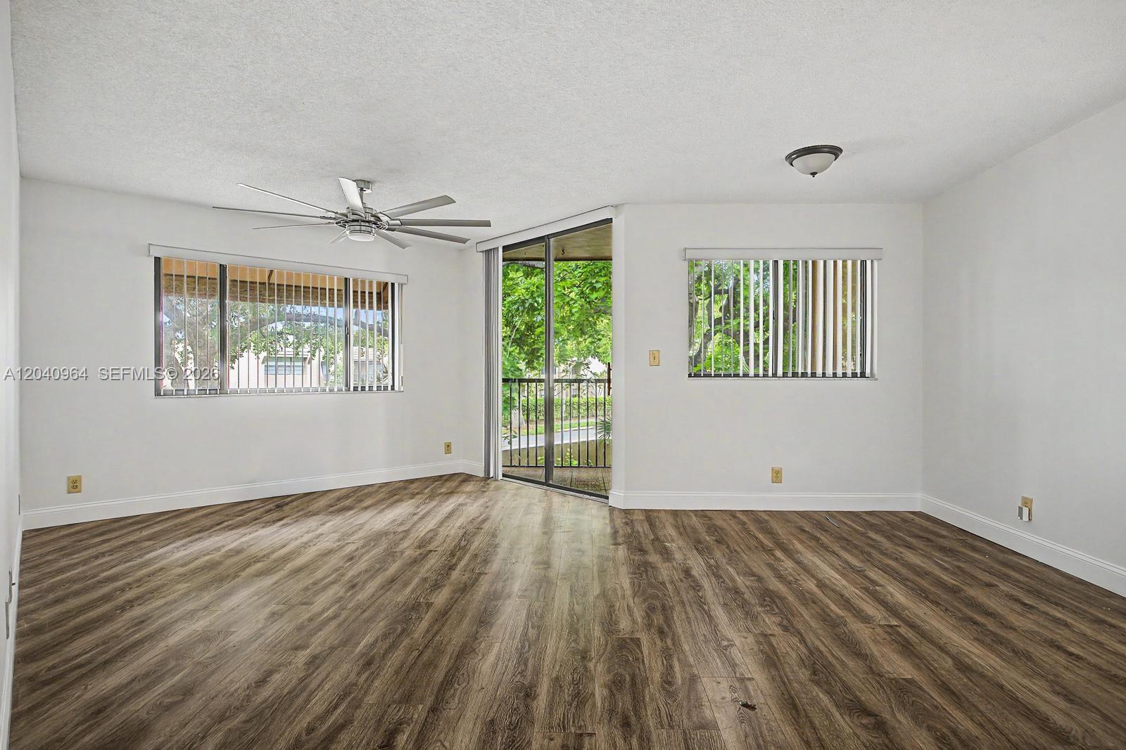 15575 N Miami Lakeway N # 206