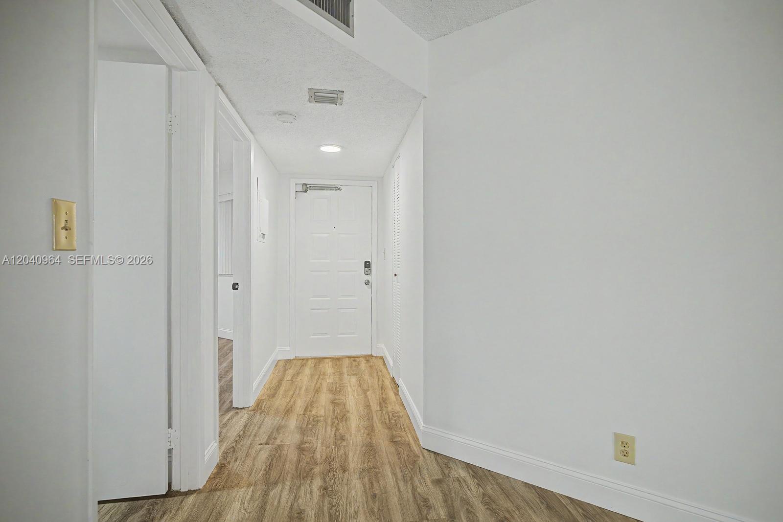 15575 N Miami Lakeway N # 206