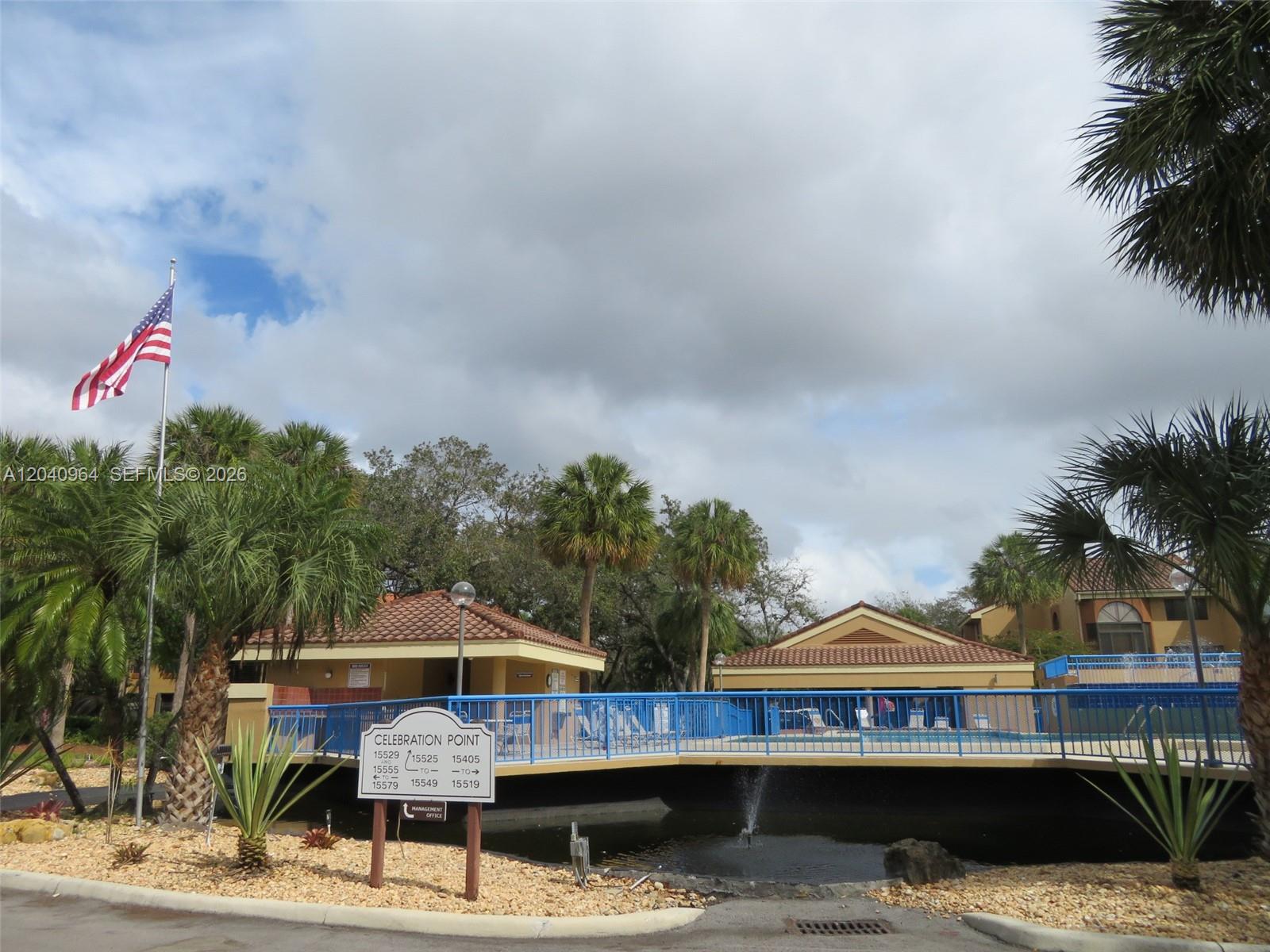 15575 N Miami Lakeway N # 206