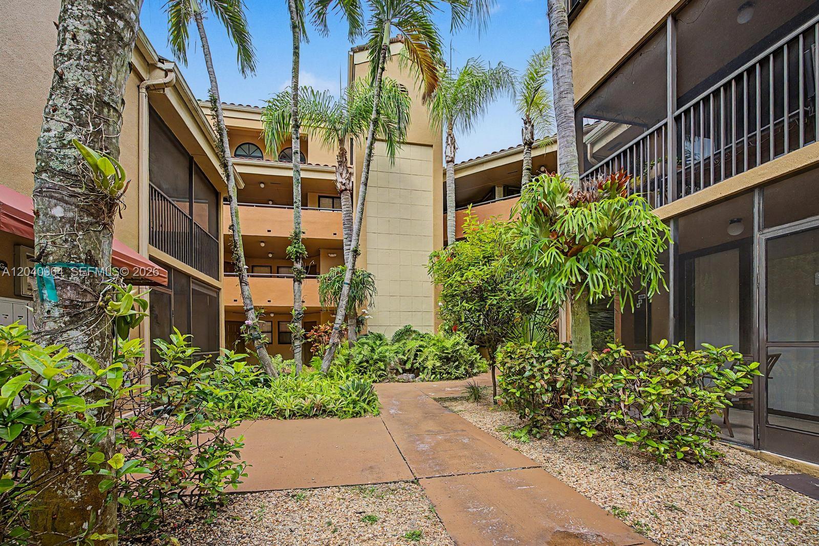 15575 N Miami Lakeway N # 206