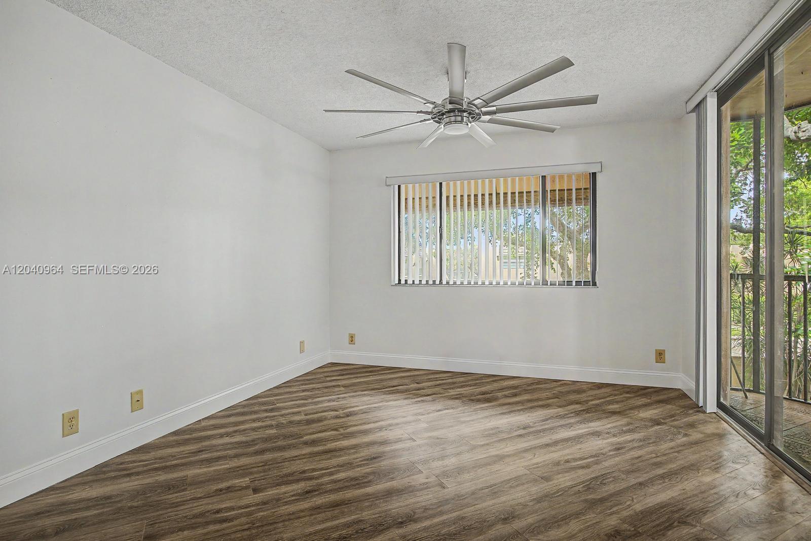 15575 N Miami Lakeway N # 206