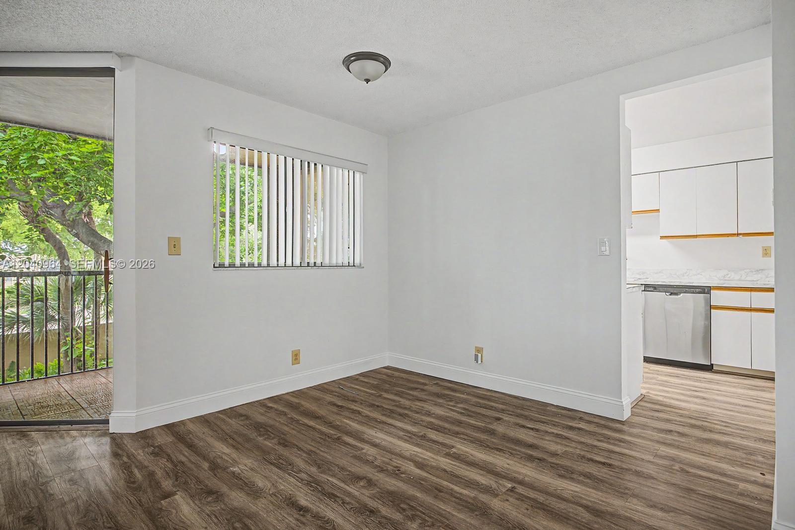 15575 N Miami Lakeway N # 206