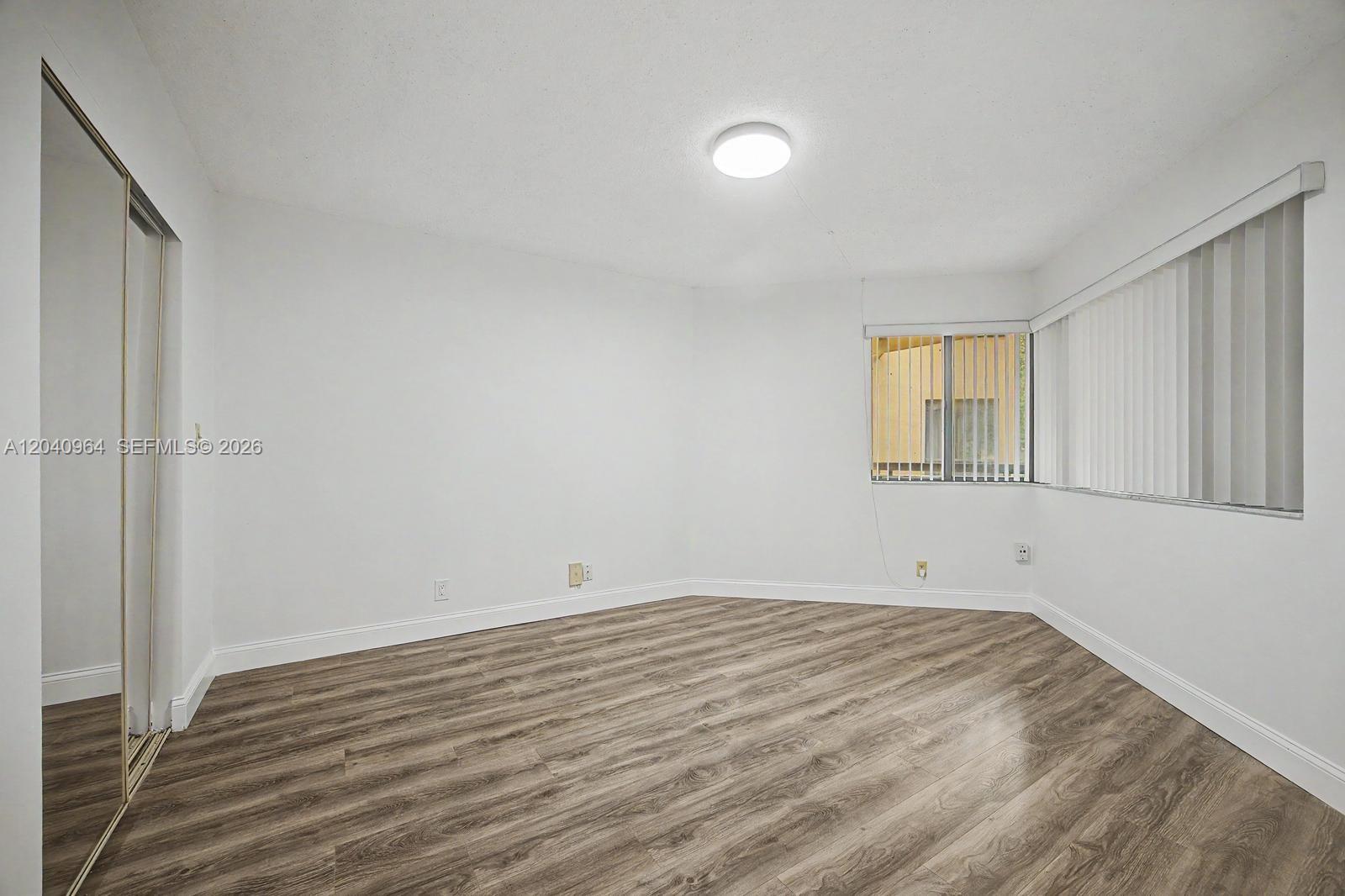 15575 N Miami Lakeway N # 206