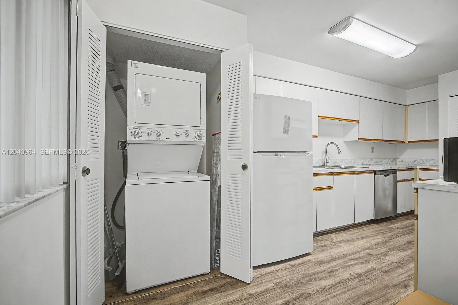 15575 N Miami Lakeway N # 206