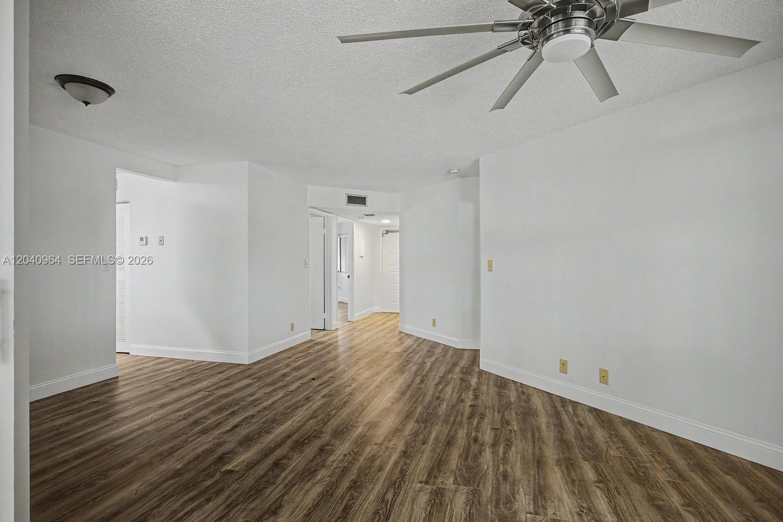 15575 N Miami Lakeway N # 206