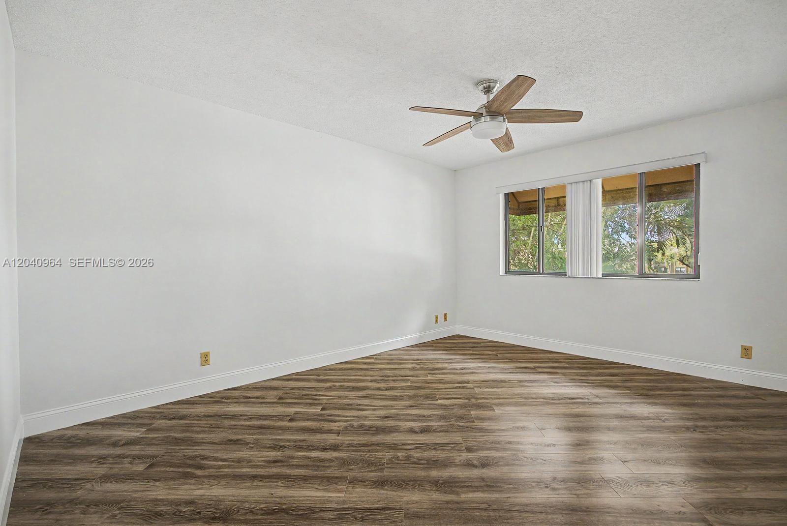 15575 N Miami Lakeway N # 206