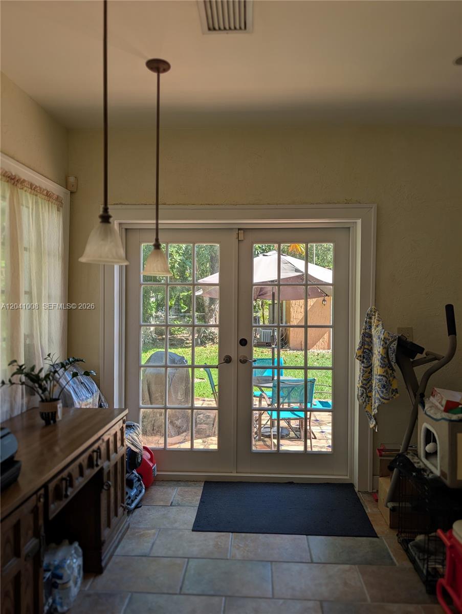 1324 Sorolla Ave