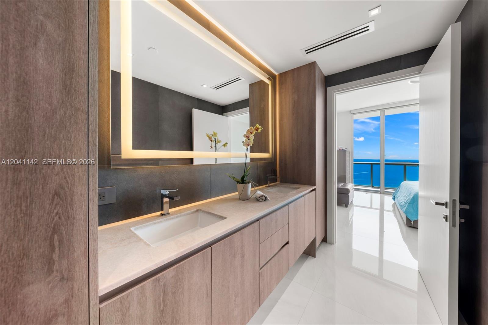 888 Biscayne Blvd # 5404