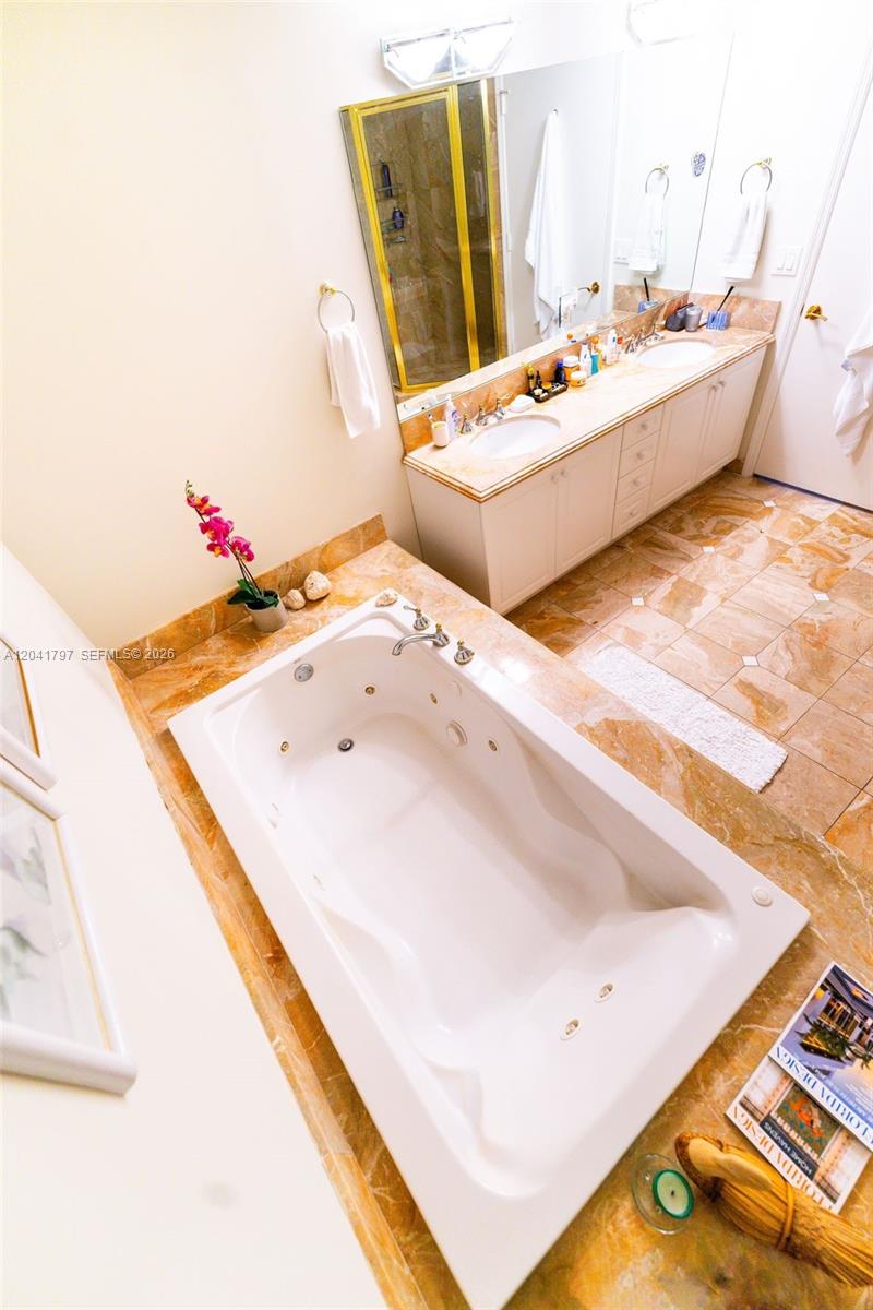 9595 Collins Ave # C Unit: N9-C