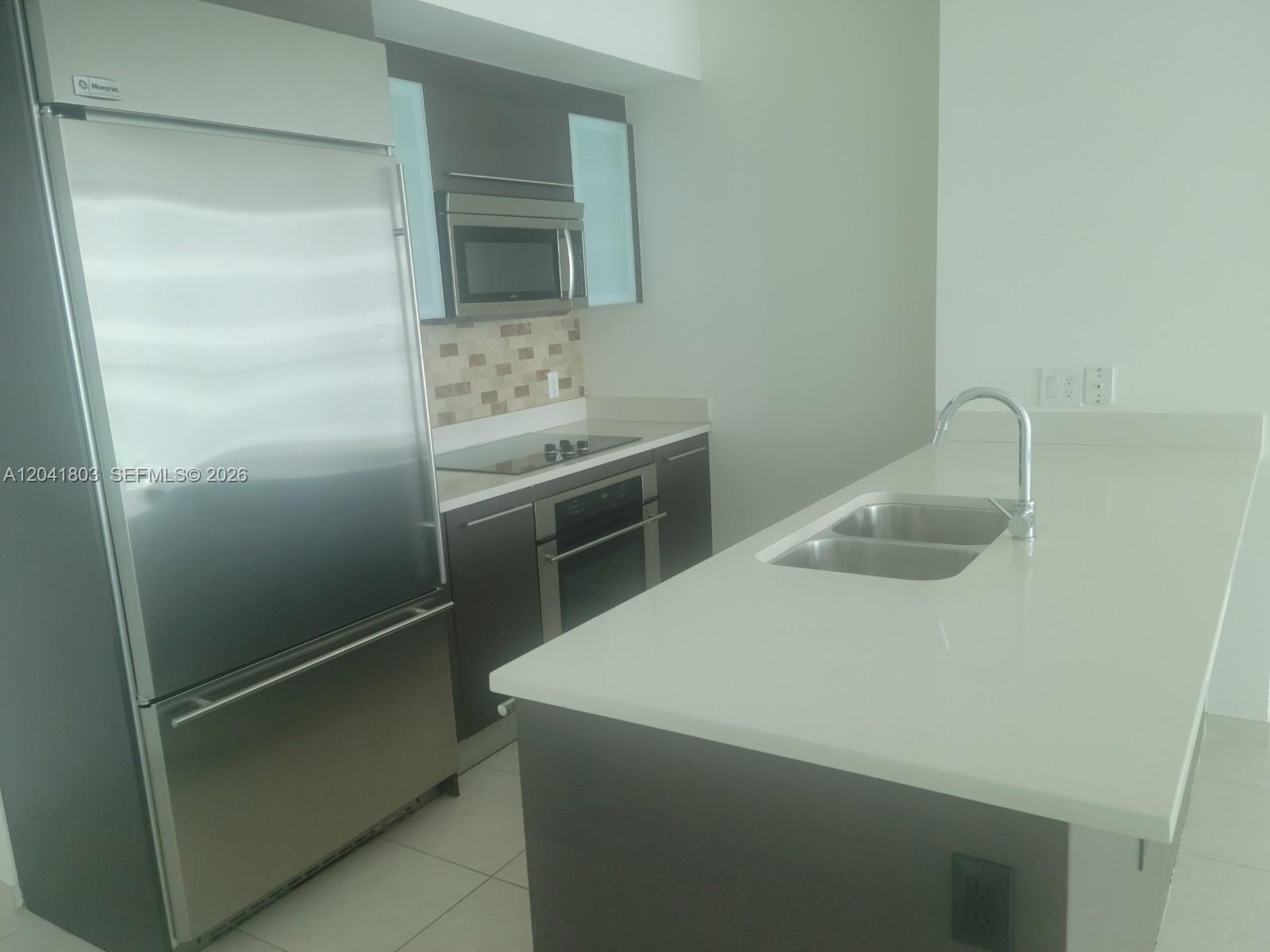500 Brickell Ave # 2604