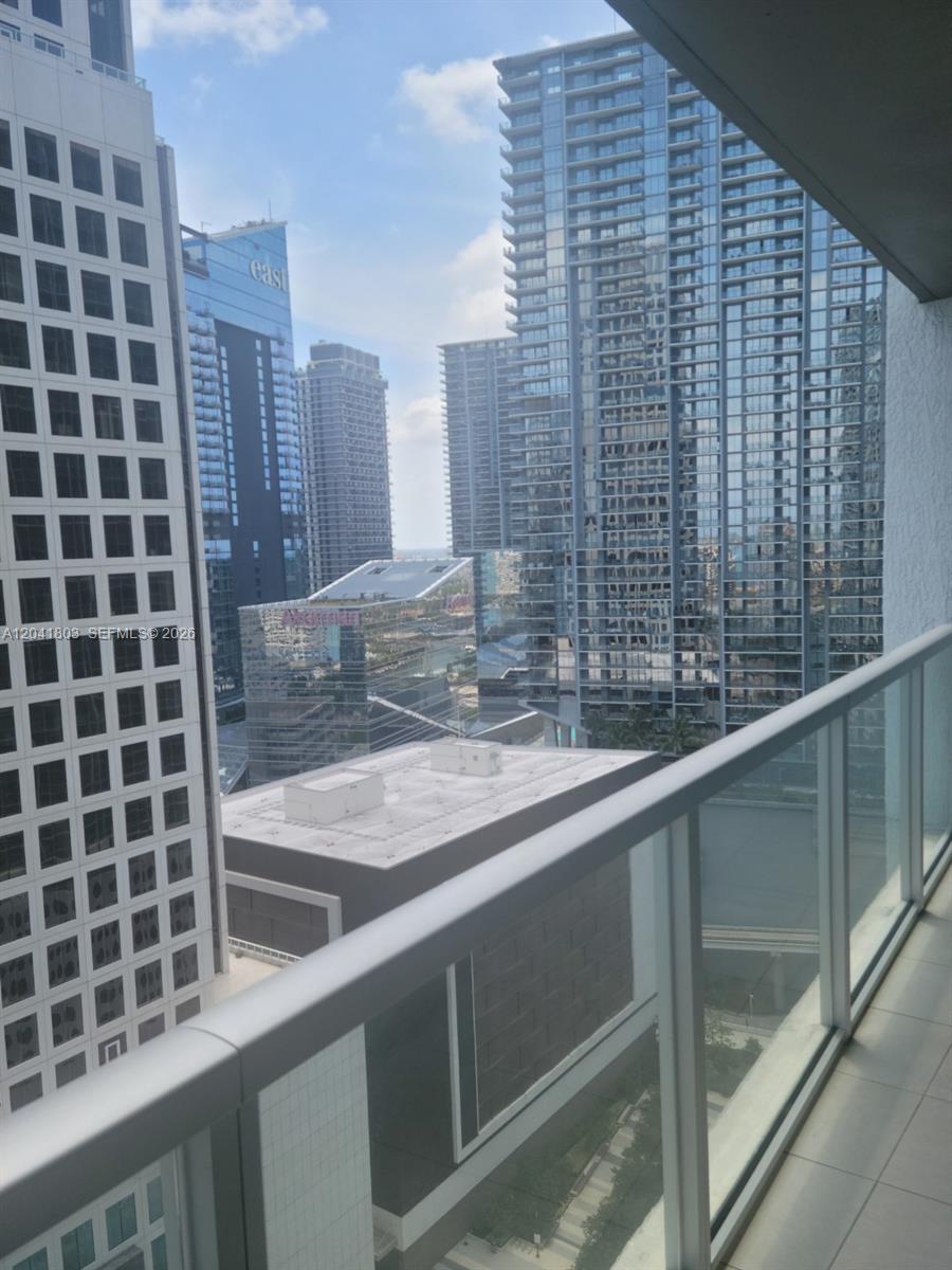 500 Brickell Ave # 2604