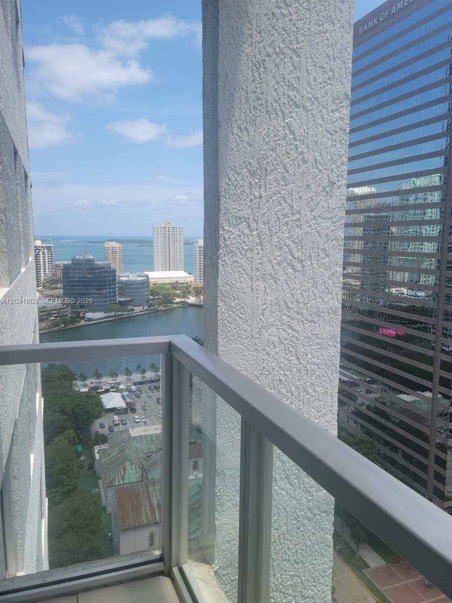 500 Brickell Ave # 2604