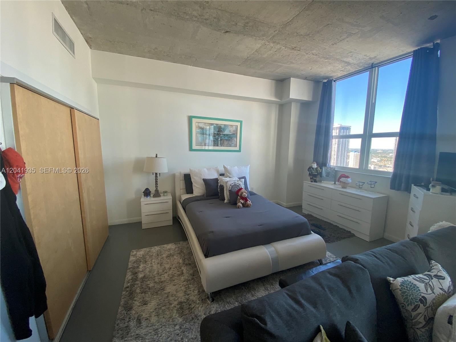 133 NE 2nd Ave # 3409
