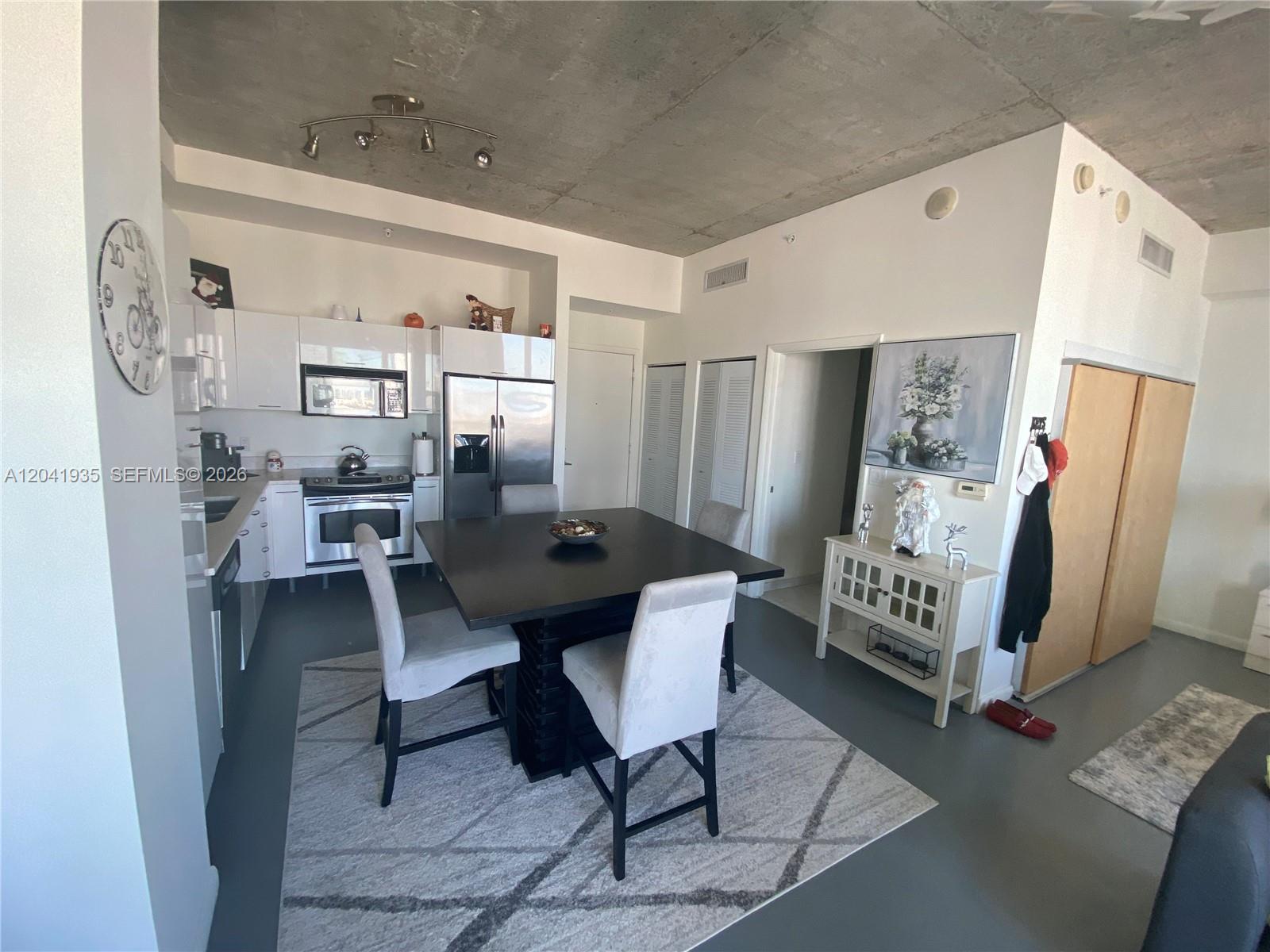 133 NE 2nd Ave # 3409