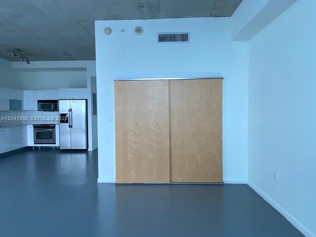 133 NE 2nd Ave # 3409