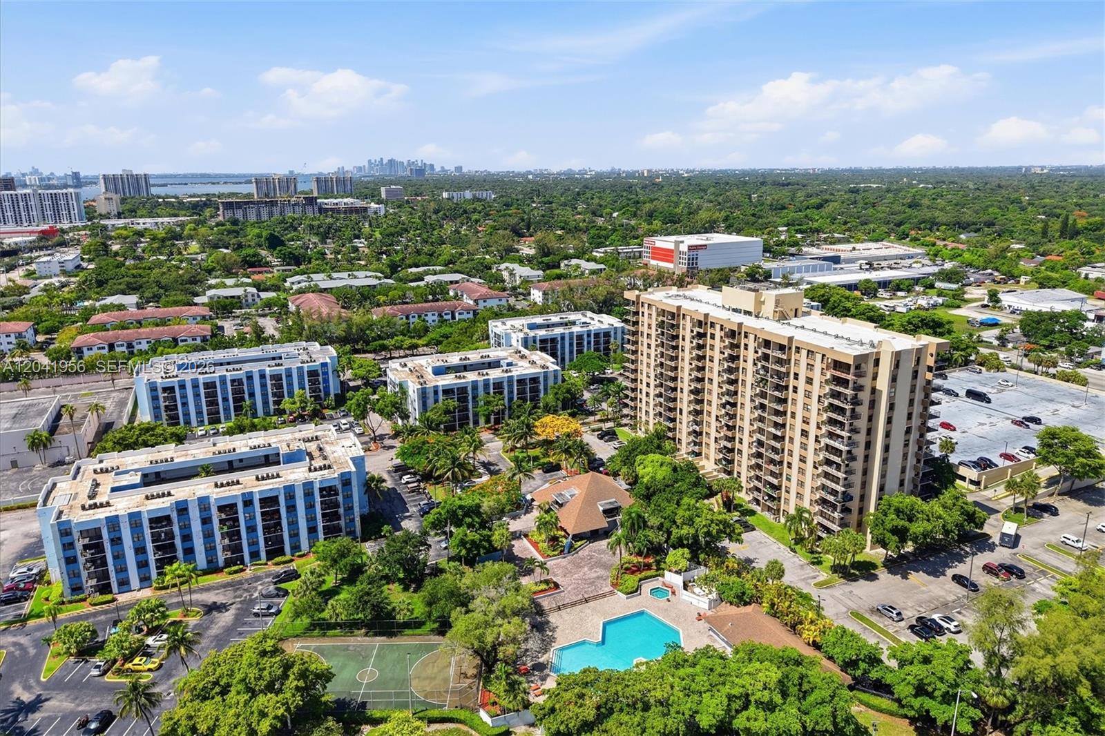1470 NE 123rd St # A609