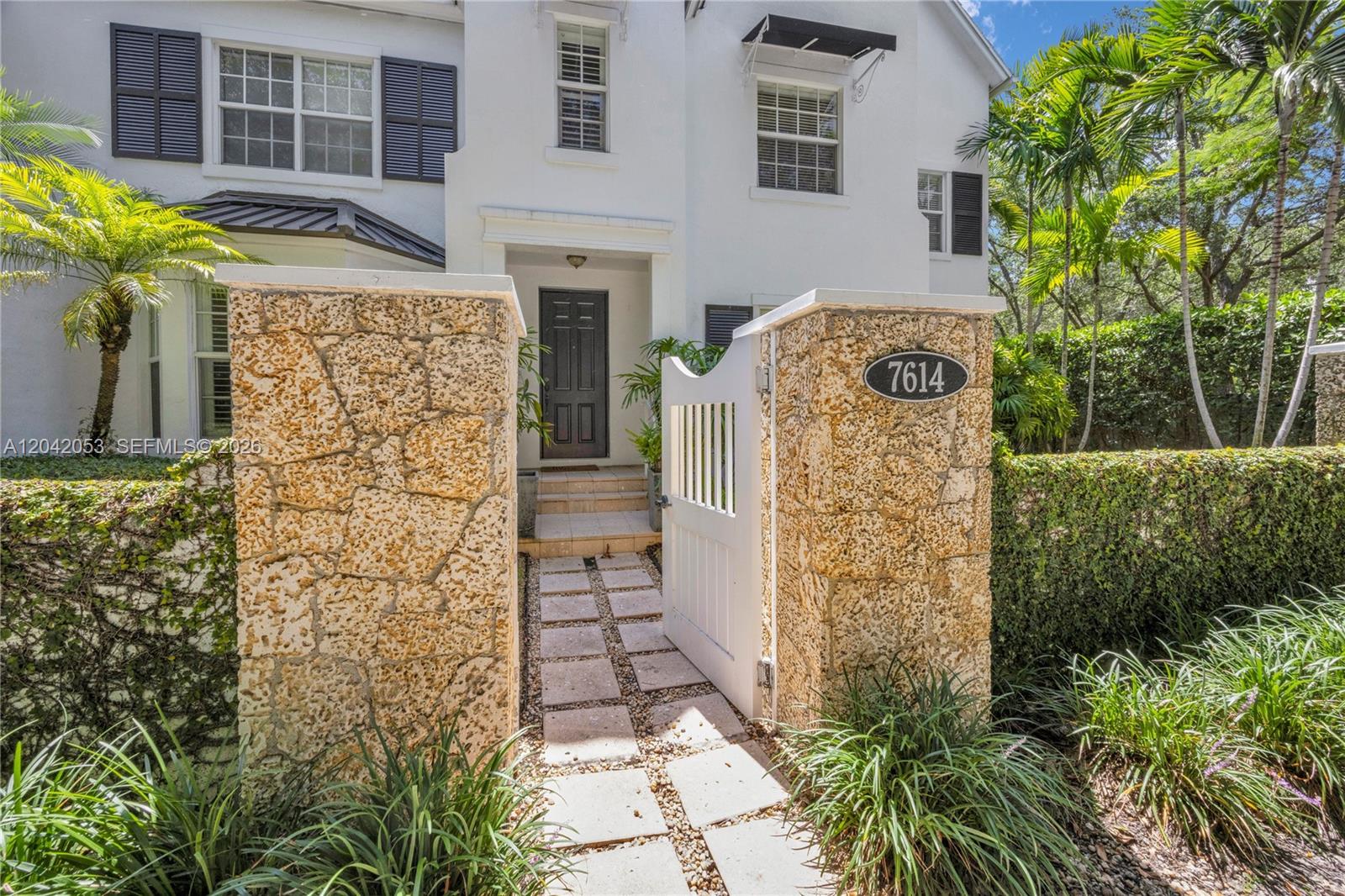 7614 SW 54th Ave