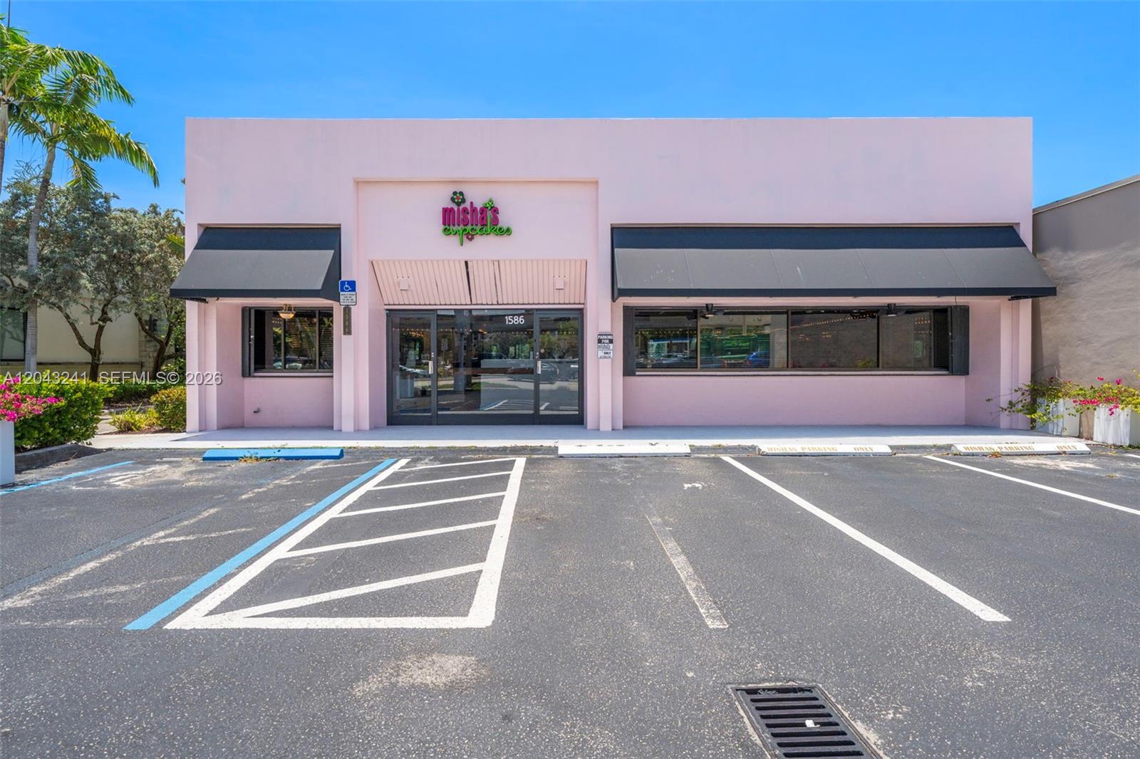 1586 S Dixie Hwy
