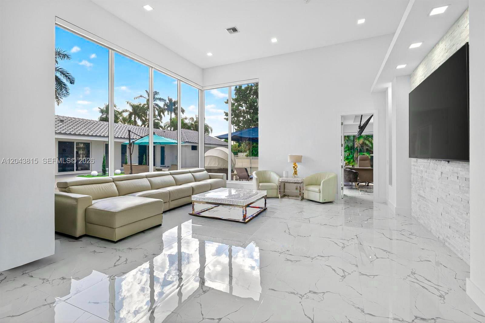 2673 NW 64th Blvd