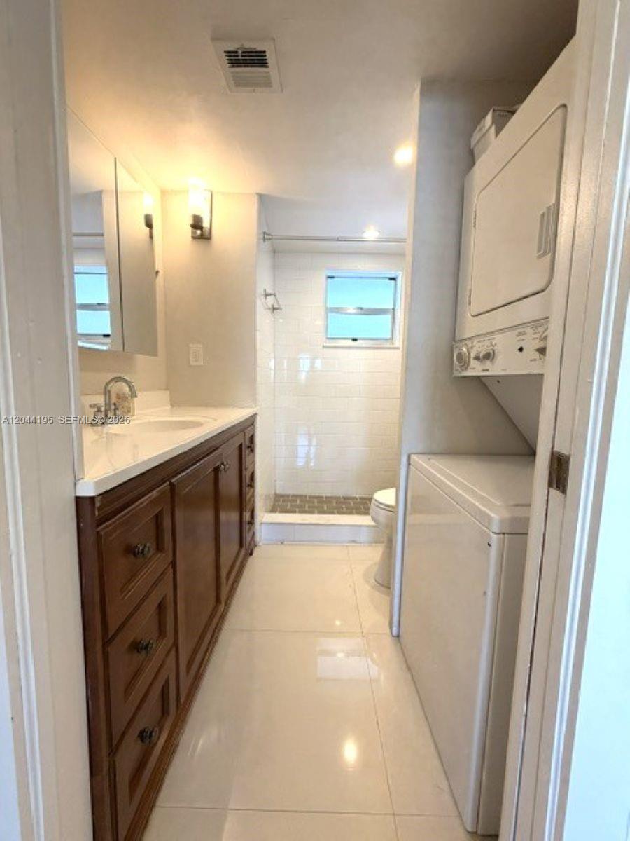 4141 Nautilus Dr # 4J