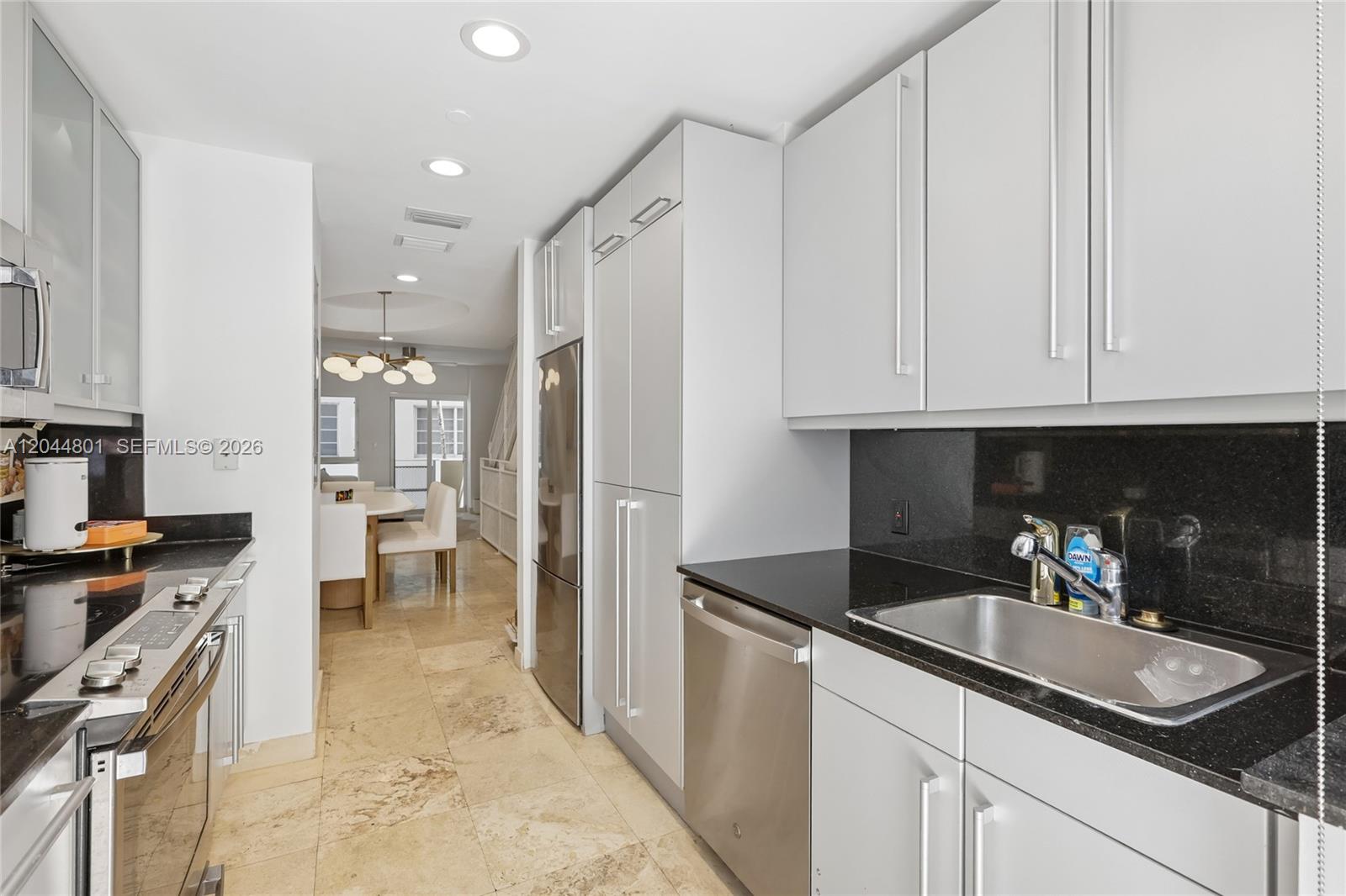 204 Washington Ave # 13