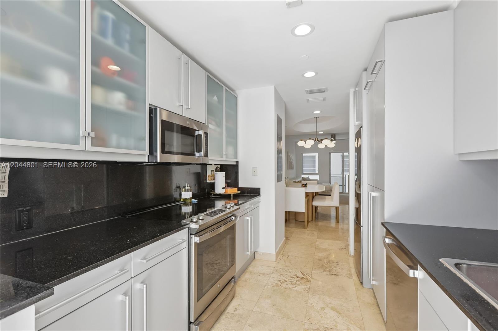 204 Washington Ave # 13