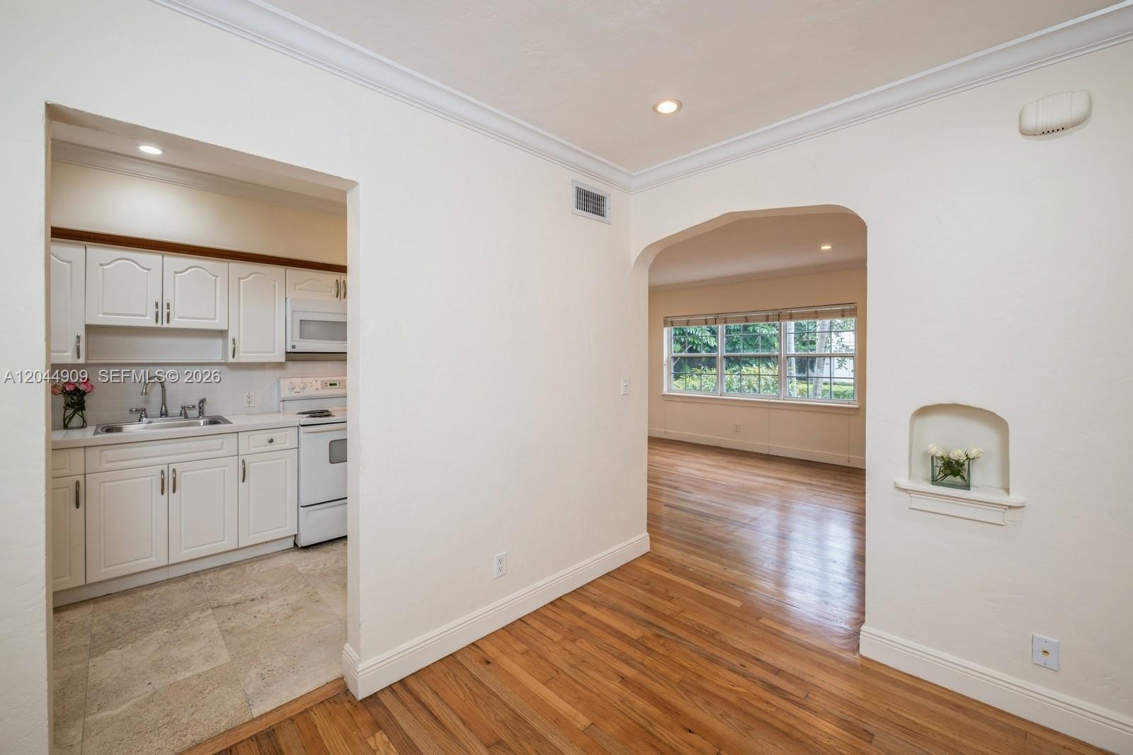 237 Madeira Ave # 2