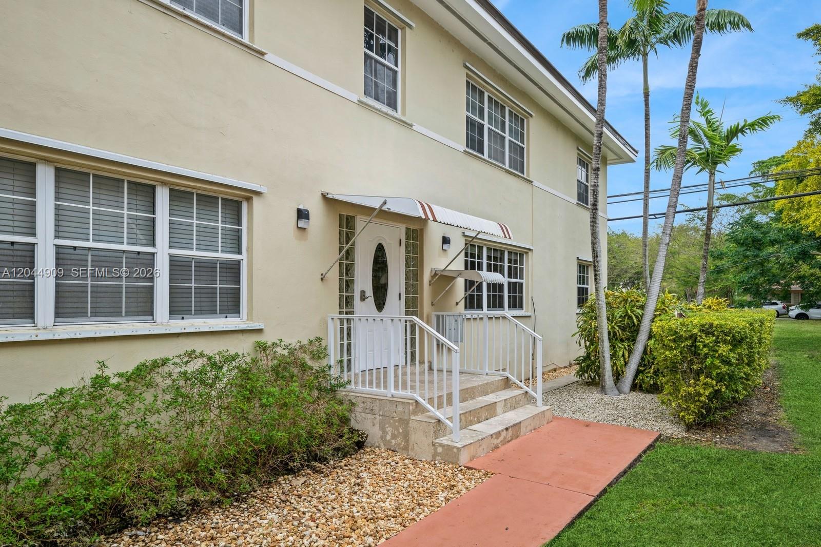 237 Madeira Ave # 2