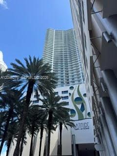 185 SW 7th St # 3009