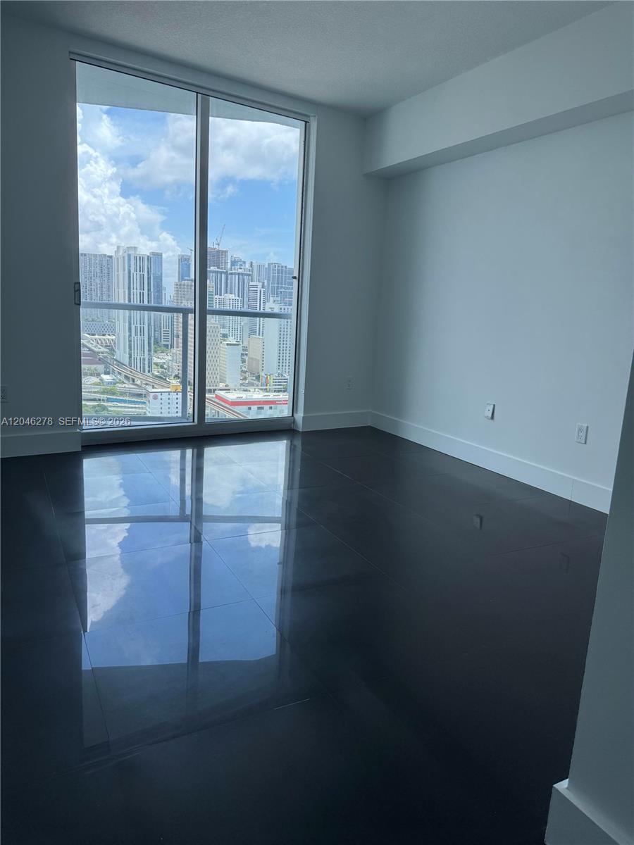 185 SW 7th St # 3009